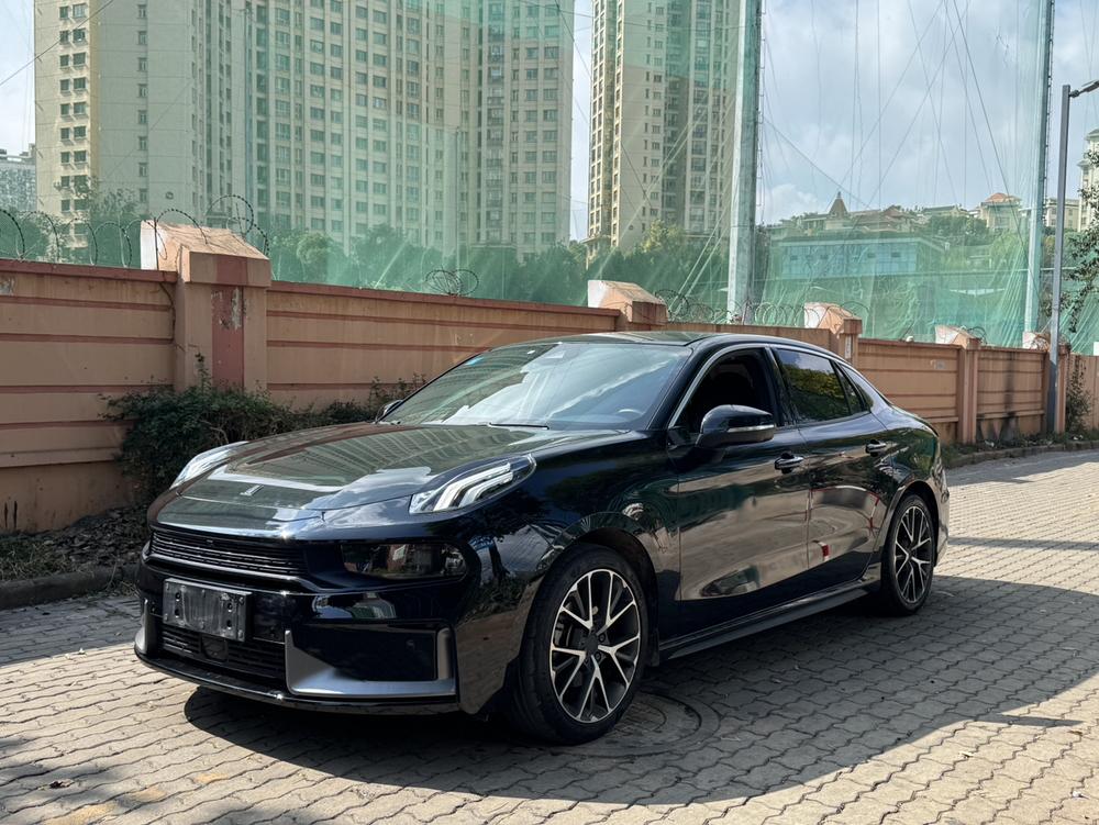 Lynk & Co Lynk & Co 03