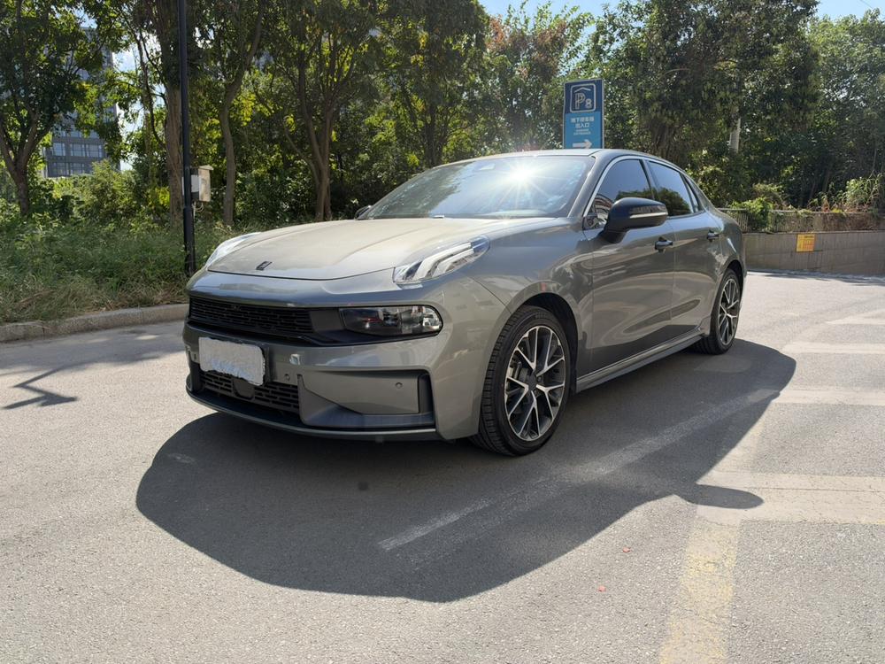 Lynk & Co Lynk & Co 03