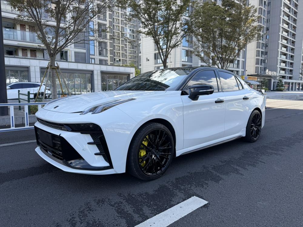 Lynk & Co Lynk & Co 03