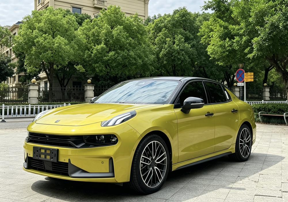 Lynk & Co Lynk & Co 03