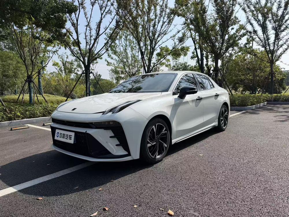 Lynk & Co Lynk & Co 03