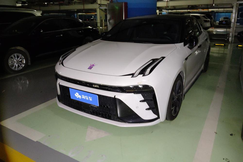 Lynk & Co Lynk & Co 03