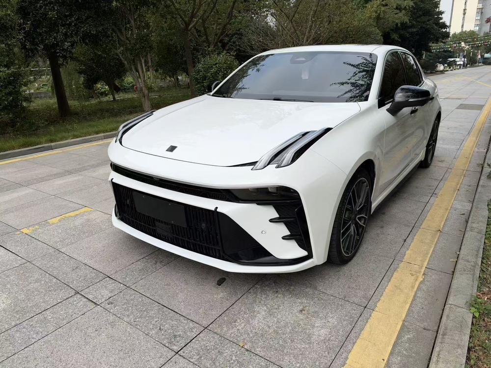 Lynk & Co Lynk & Co 03