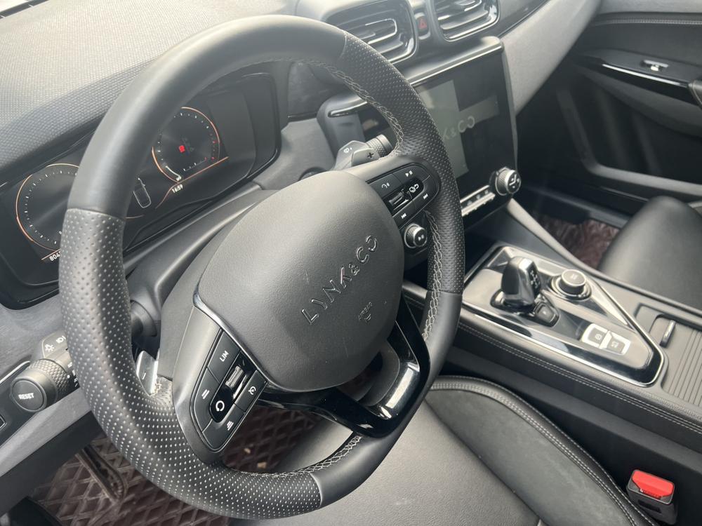 Lynk & Co Lynk & Co 03