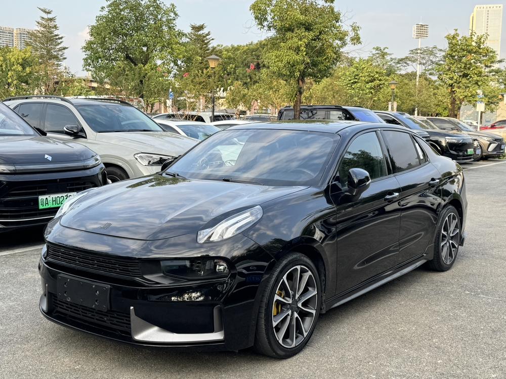 Lynk & Co Lynk & Co 03