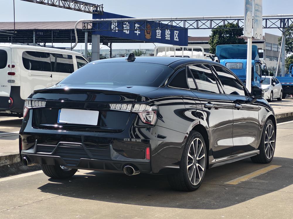 Lynk & Co Lynk & Co 03