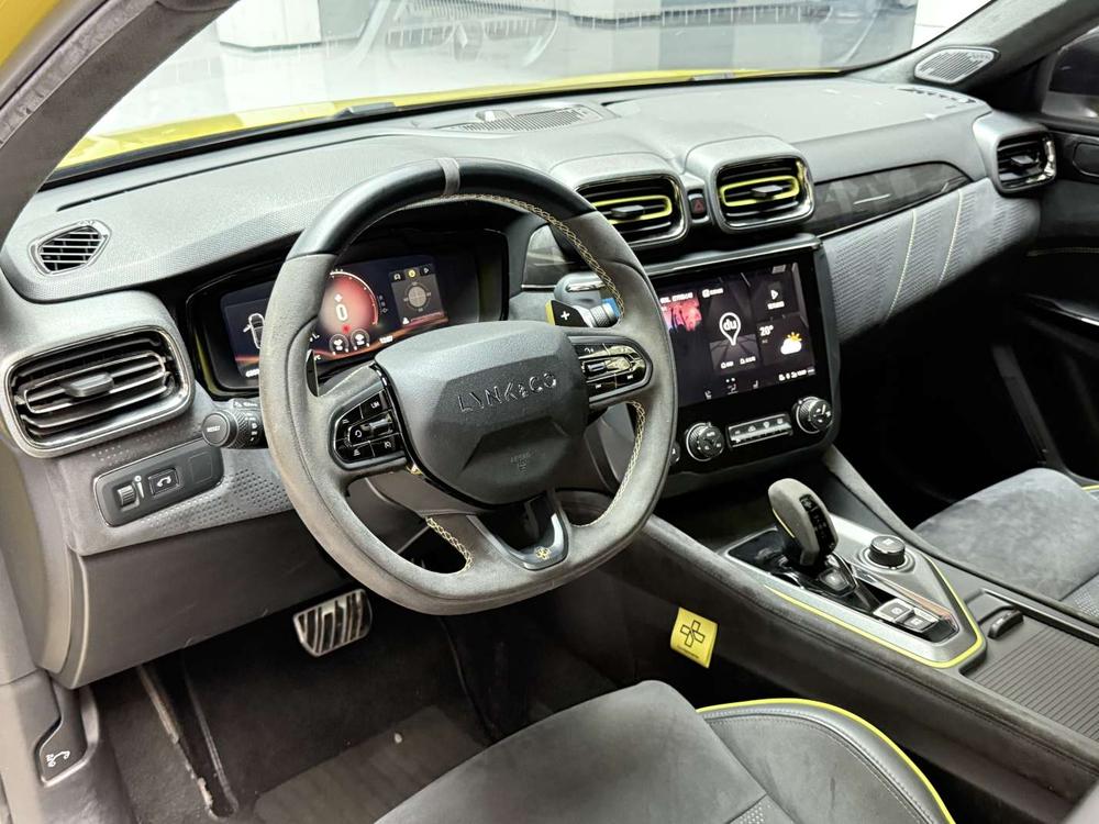 Lynk & Co Lynk & Co 03