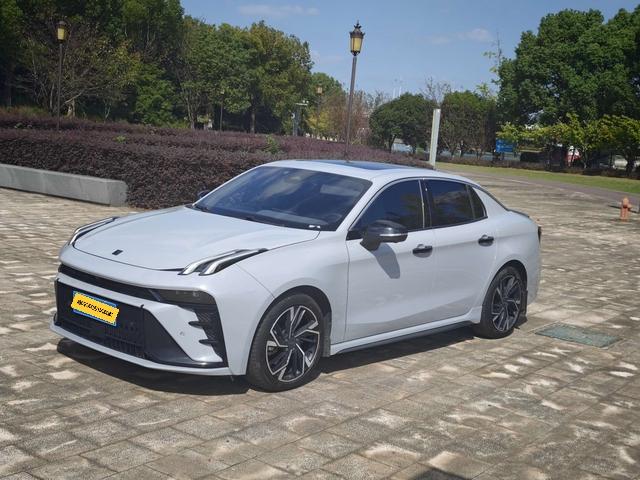Lynk & Co Lynk & Co 03