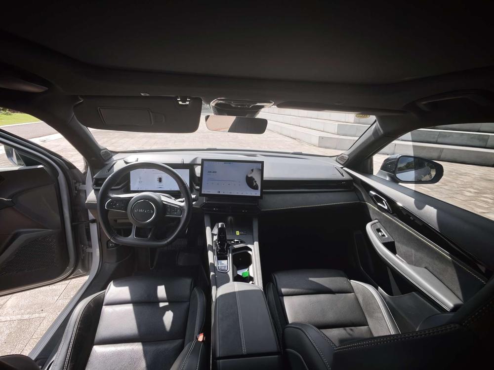 Lynk & Co Lynk & Co 03