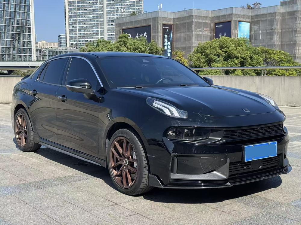 Lynk & Co Lynk & Co 03