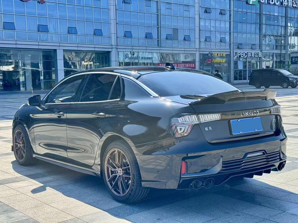 Lynk & Co Lynk & Co 03