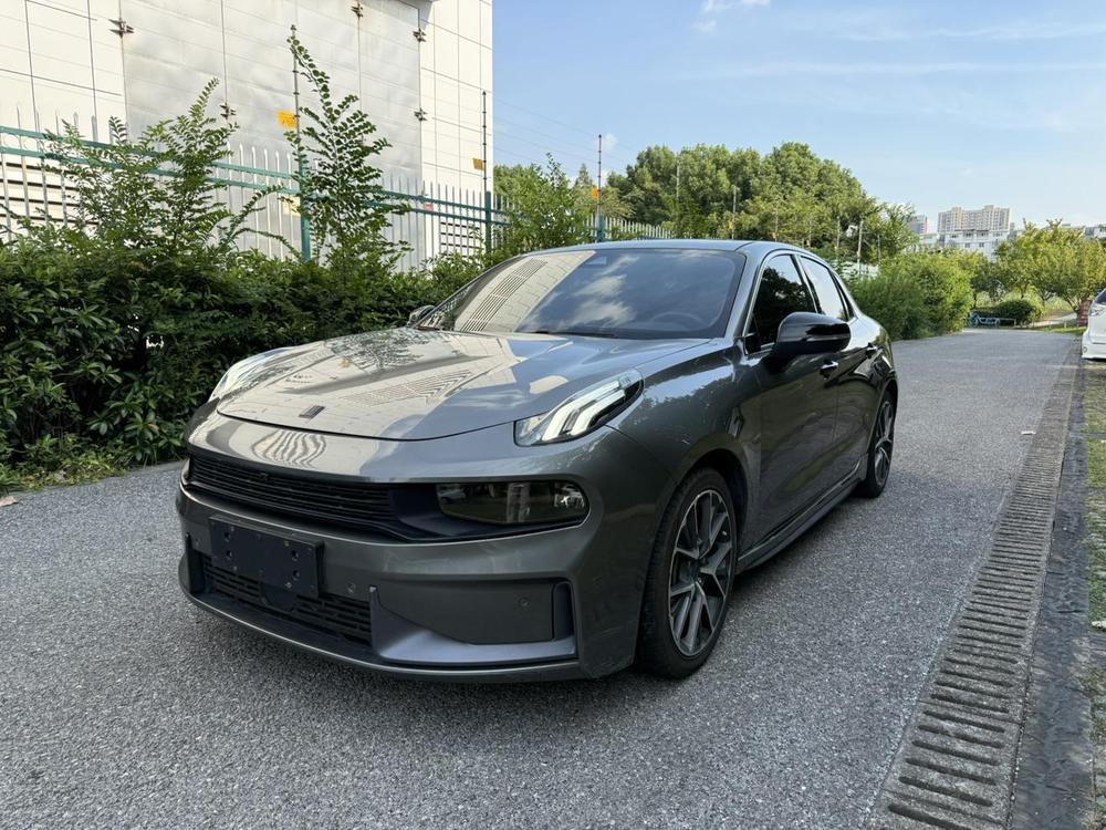 Lynk & Co Lynk & Co 03