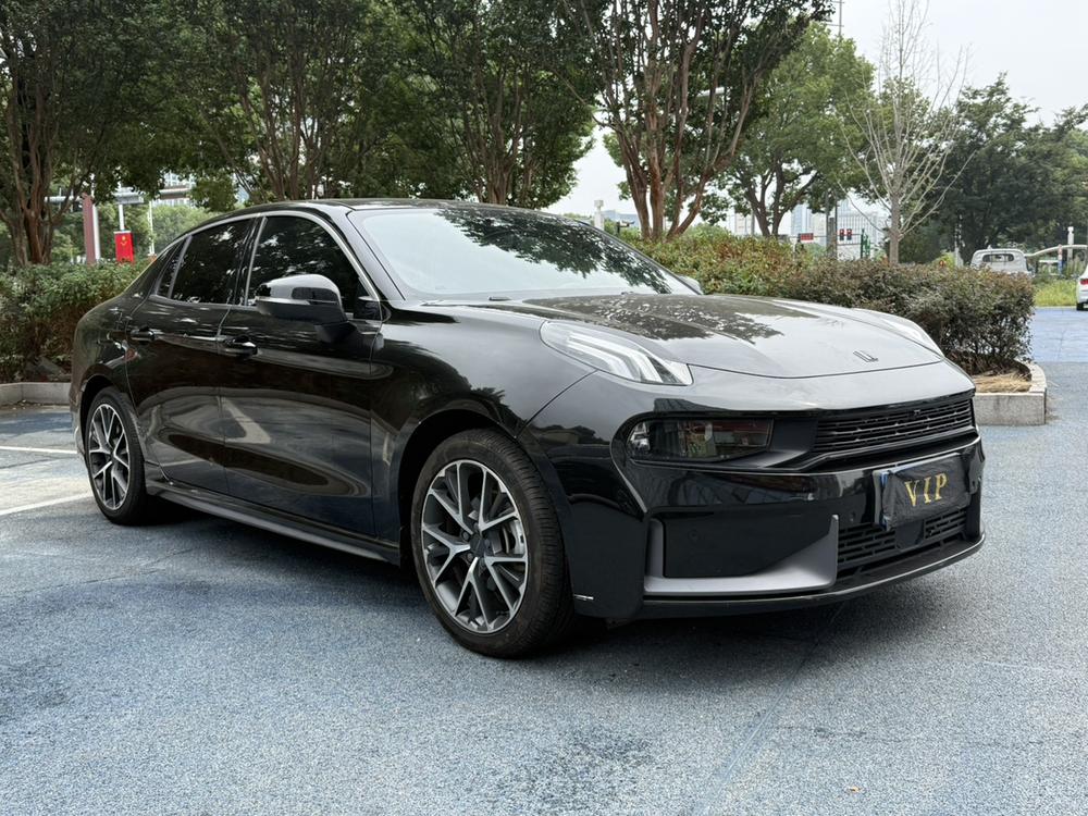 Lynk & Co Lynk & Co 03