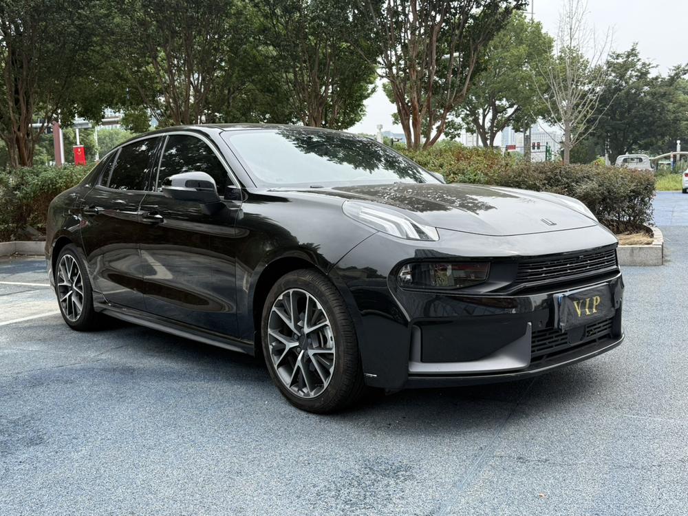 Lynk & Co Lynk & Co 03