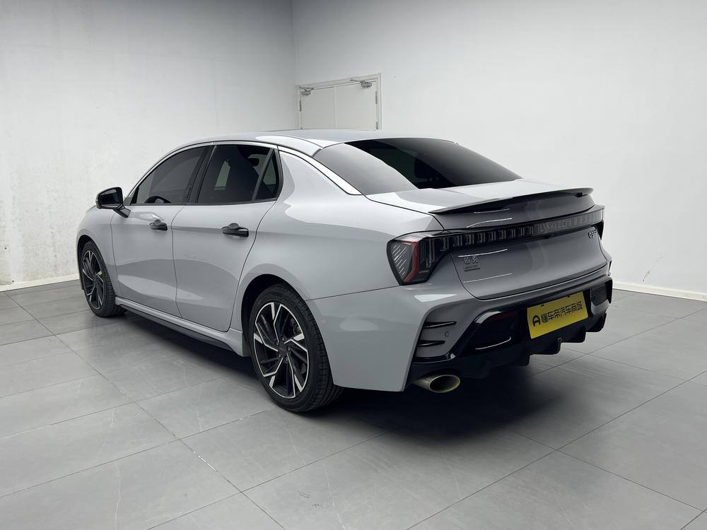 Lynk & Co Lynk & Co 03