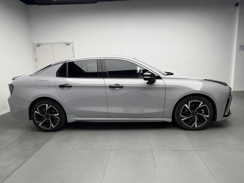 Lynk & Co Lynk & Co 03