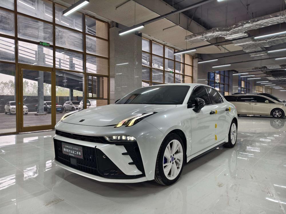 Lynk & Co Lynk & Co 03