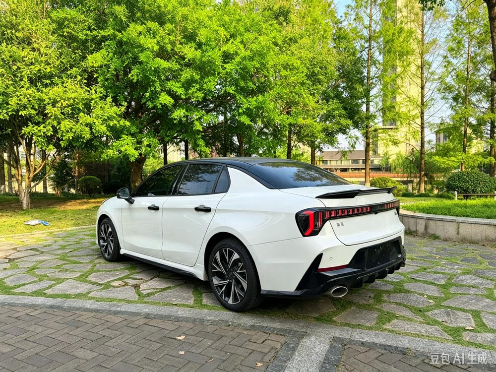 Lynk & Co Lynk & Co 03