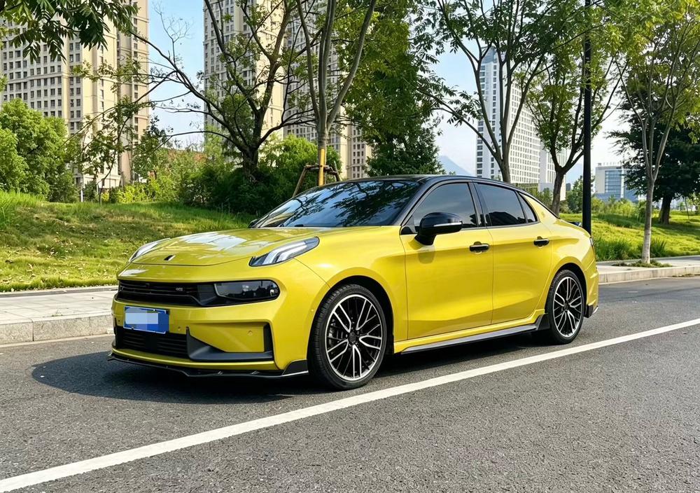 Lynk & Co Lynk & Co 03