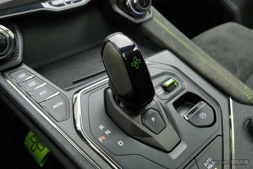 Lynk & Co Lynk & Co 05