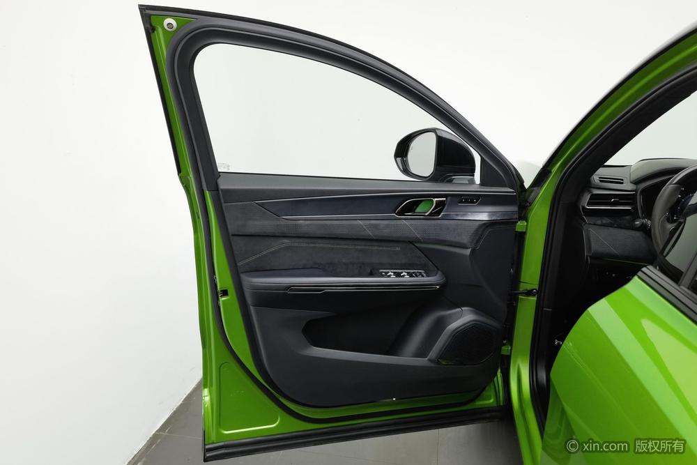 Lynk & Co Lynk & Co 05