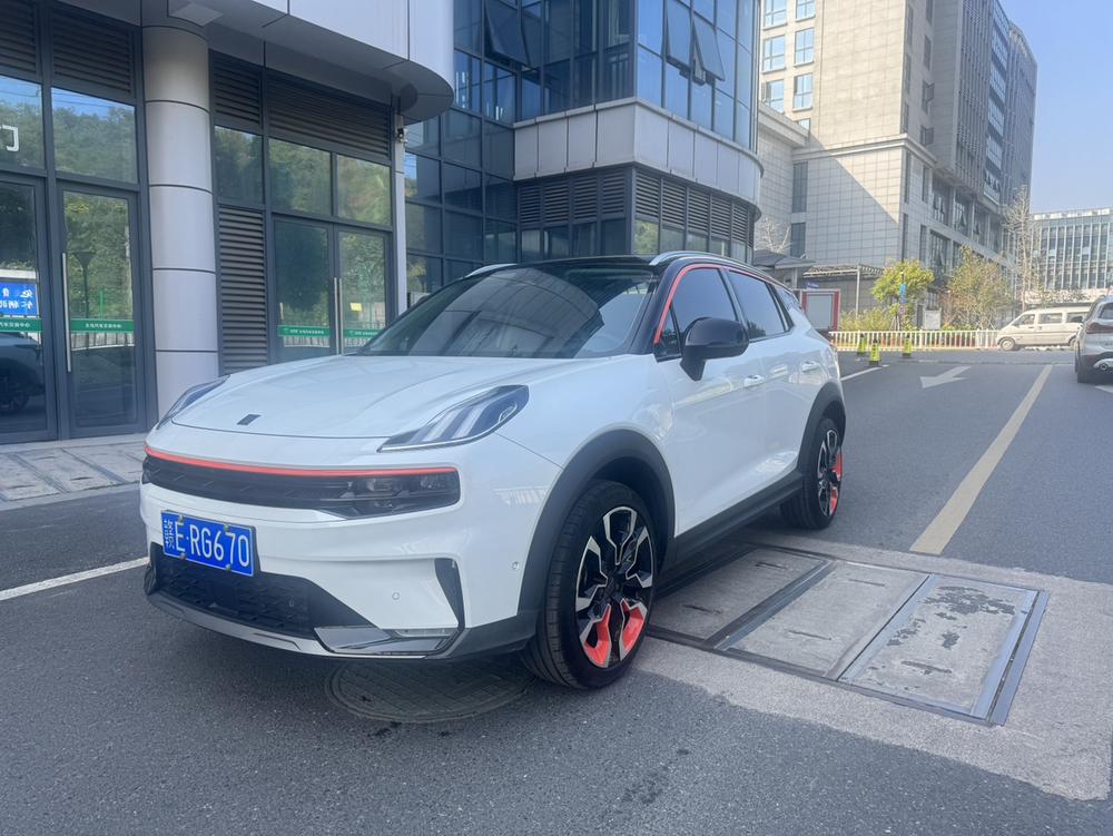 Lynk & Co Lynk & Co 06