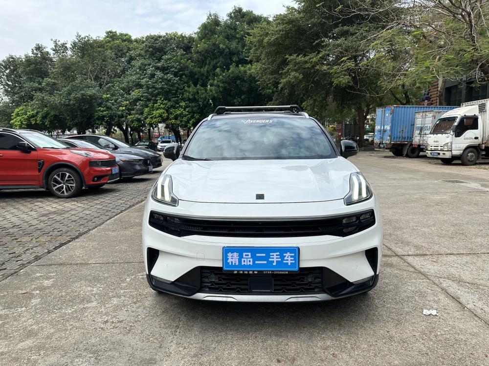 Lynk & Co Lynk & Co 06