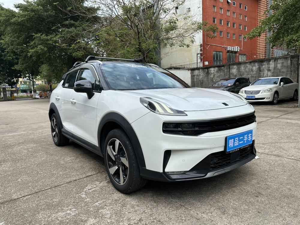 Lynk & Co Lynk & Co 06