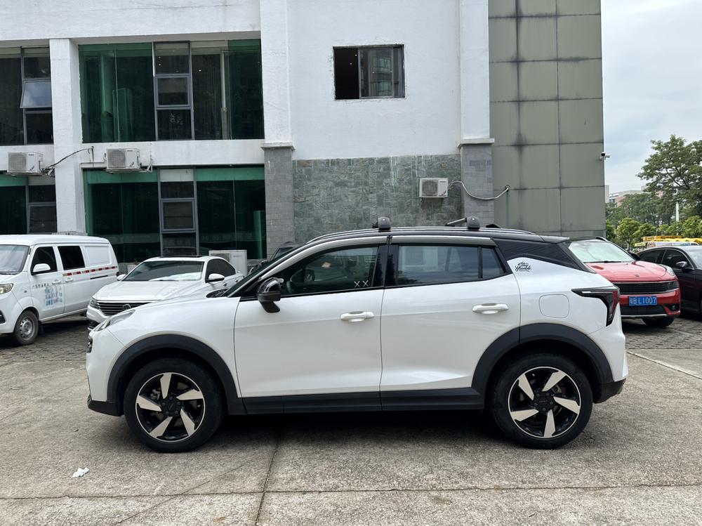 Lynk & Co Lynk & Co 06