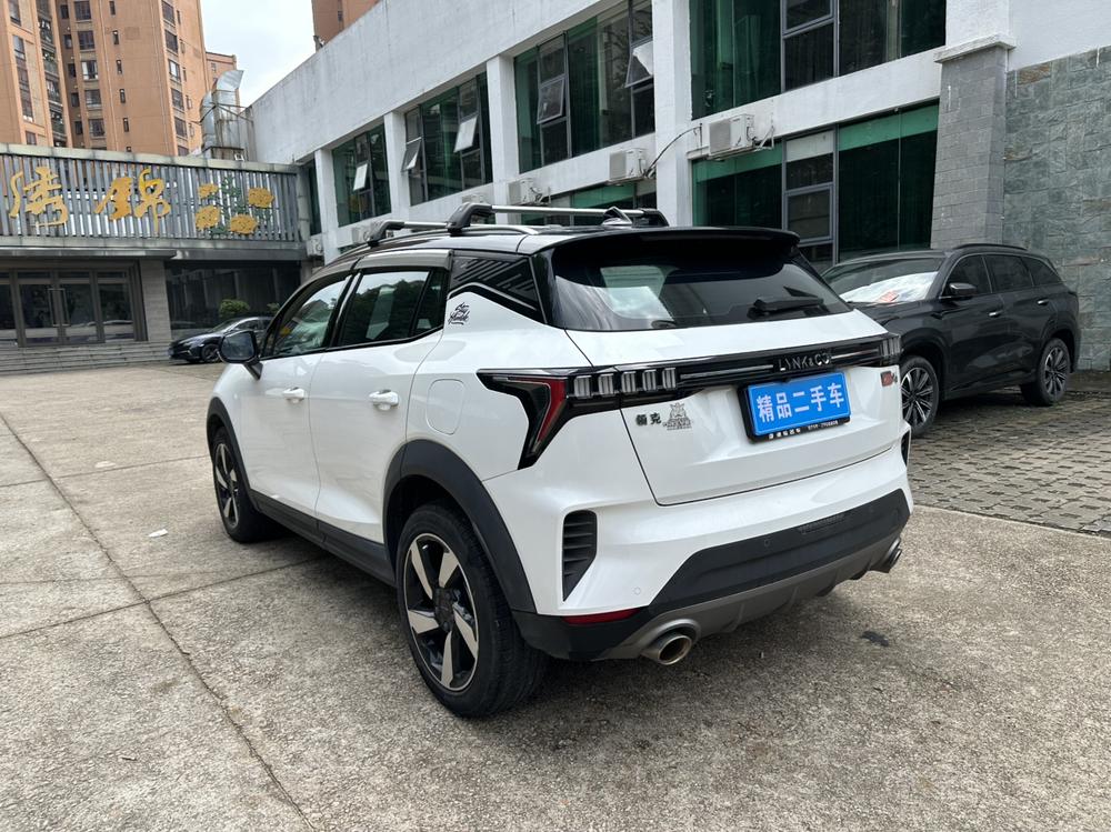 Lynk & Co Lynk & Co 06