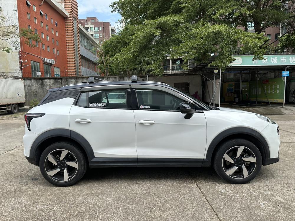 Lynk & Co Lynk & Co 06