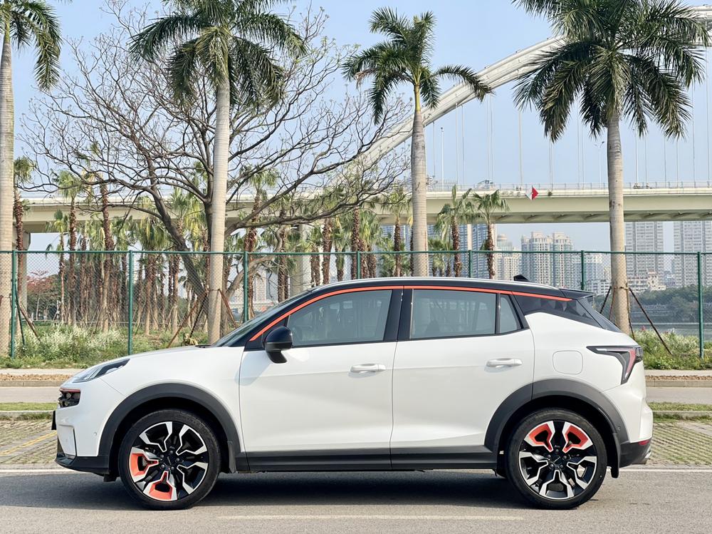 Lynk & Co Lynk & Co 06