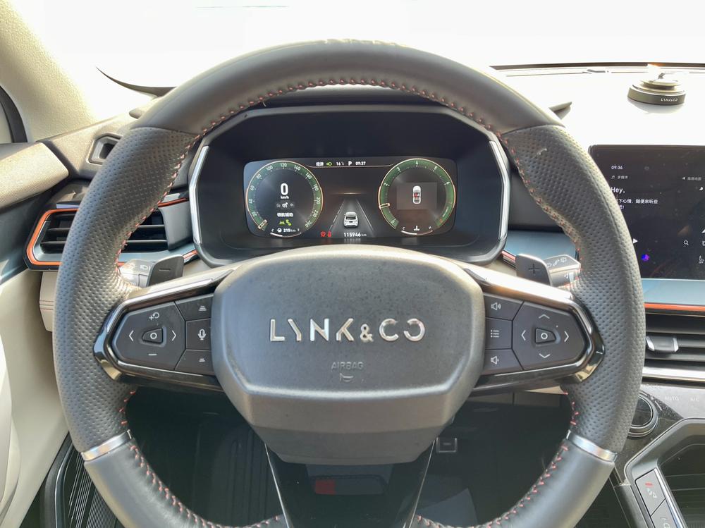 Lynk & Co Lynk & Co 06