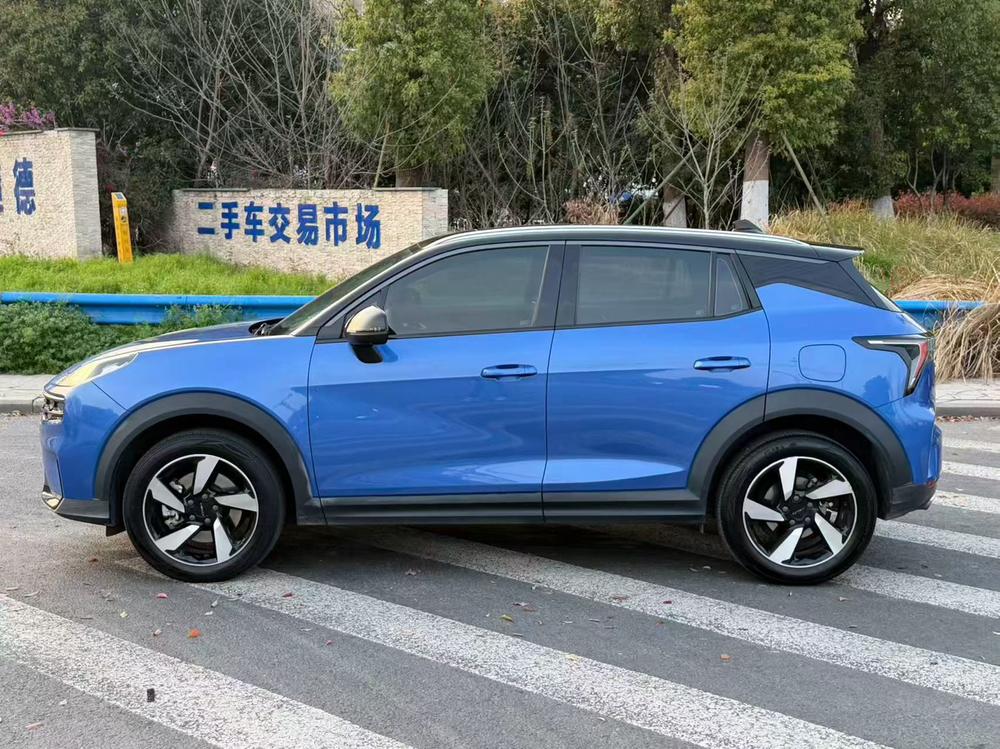 Lynk & Co Lynk & Co 06