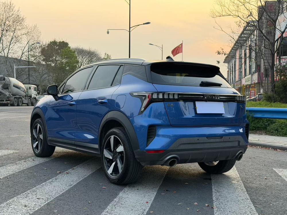 Lynk & Co Lynk & Co 06