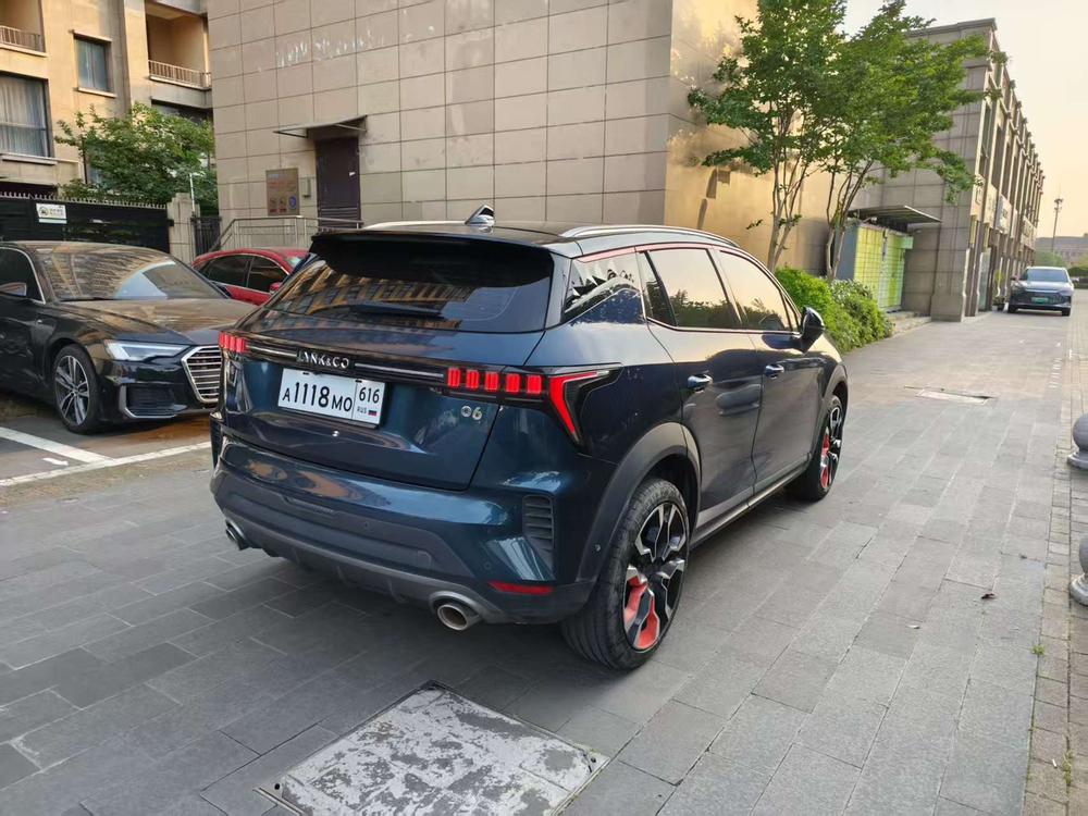 Lynk & Co Lynk & Co 06