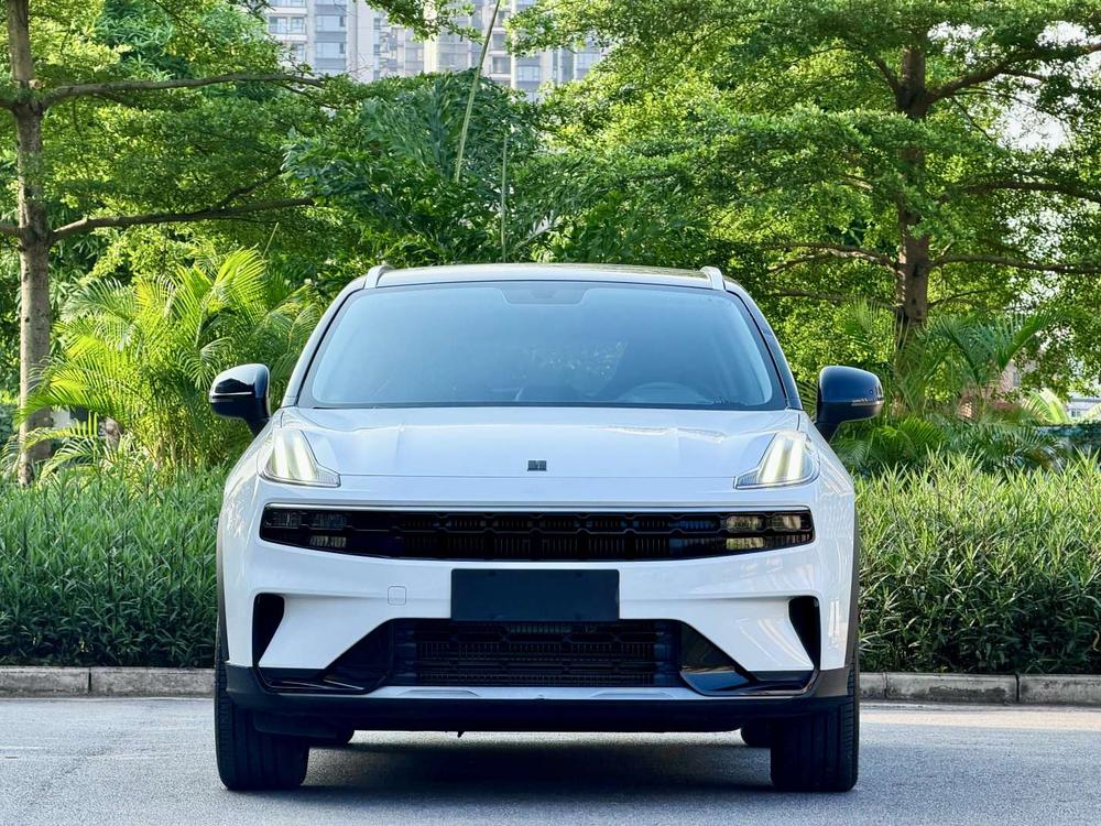 Lynk & Co Lynk & Co 06