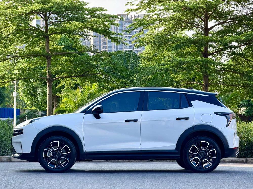 Lynk & Co Lynk & Co 06