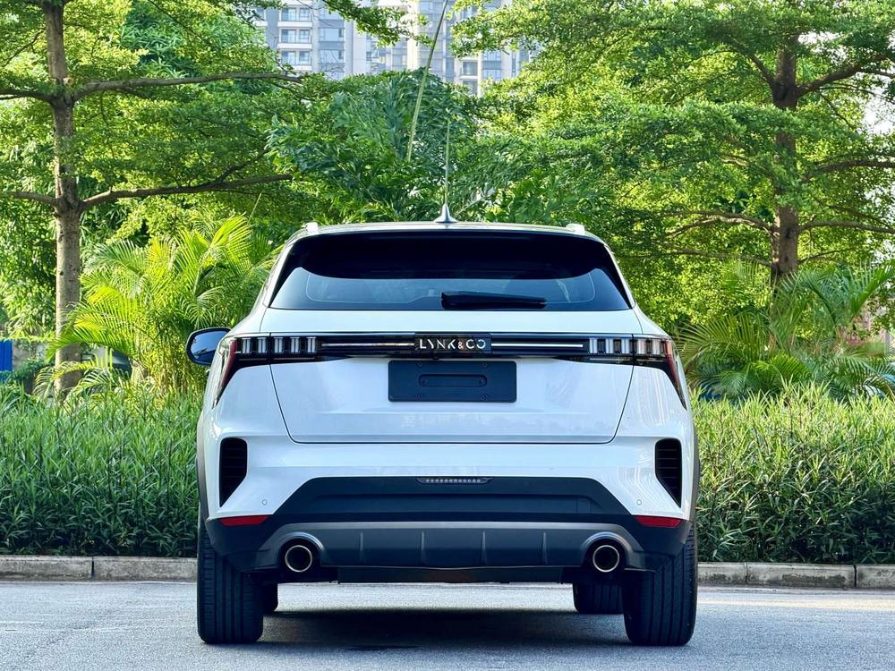 Lynk & Co Lynk & Co 06