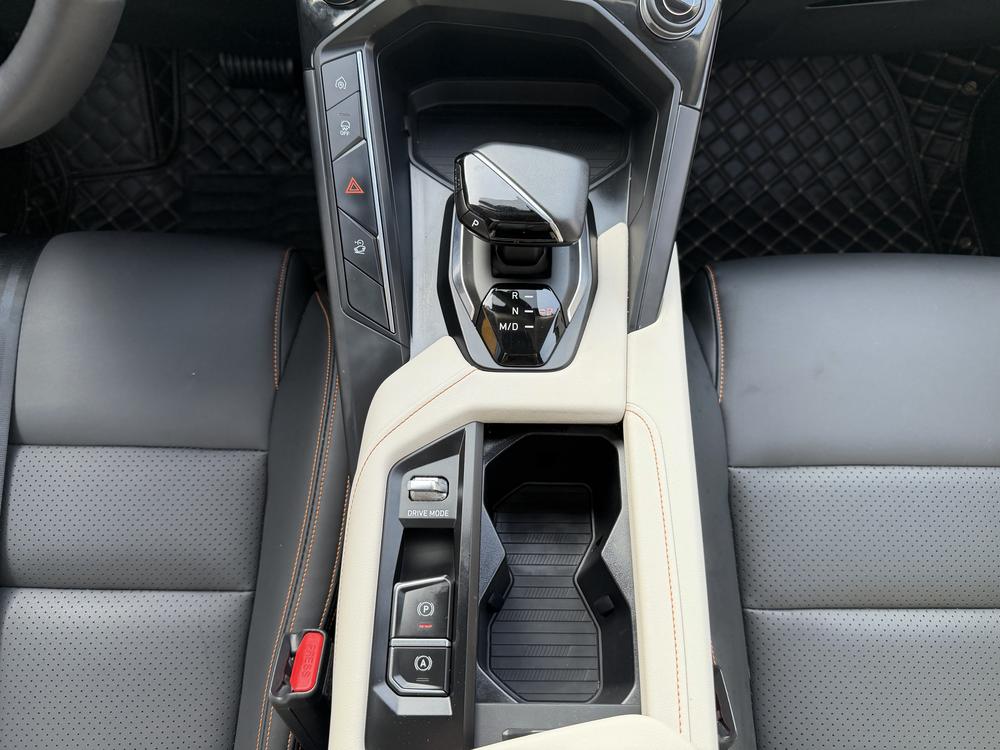 Lynk & Co Lynk & Co 06