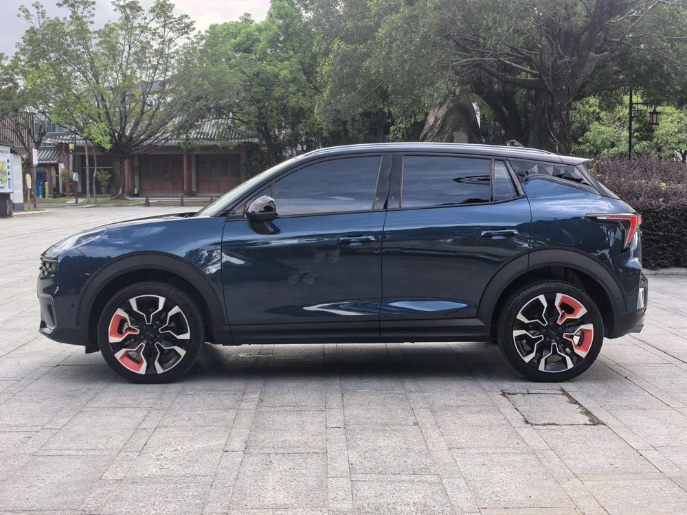 Lynk & Co Lynk & Co 06