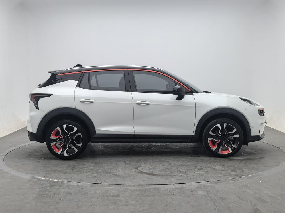 Lynk & Co Lynk & Co 06