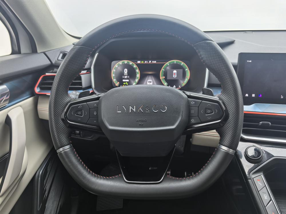 Lynk & Co Lynk & Co 06