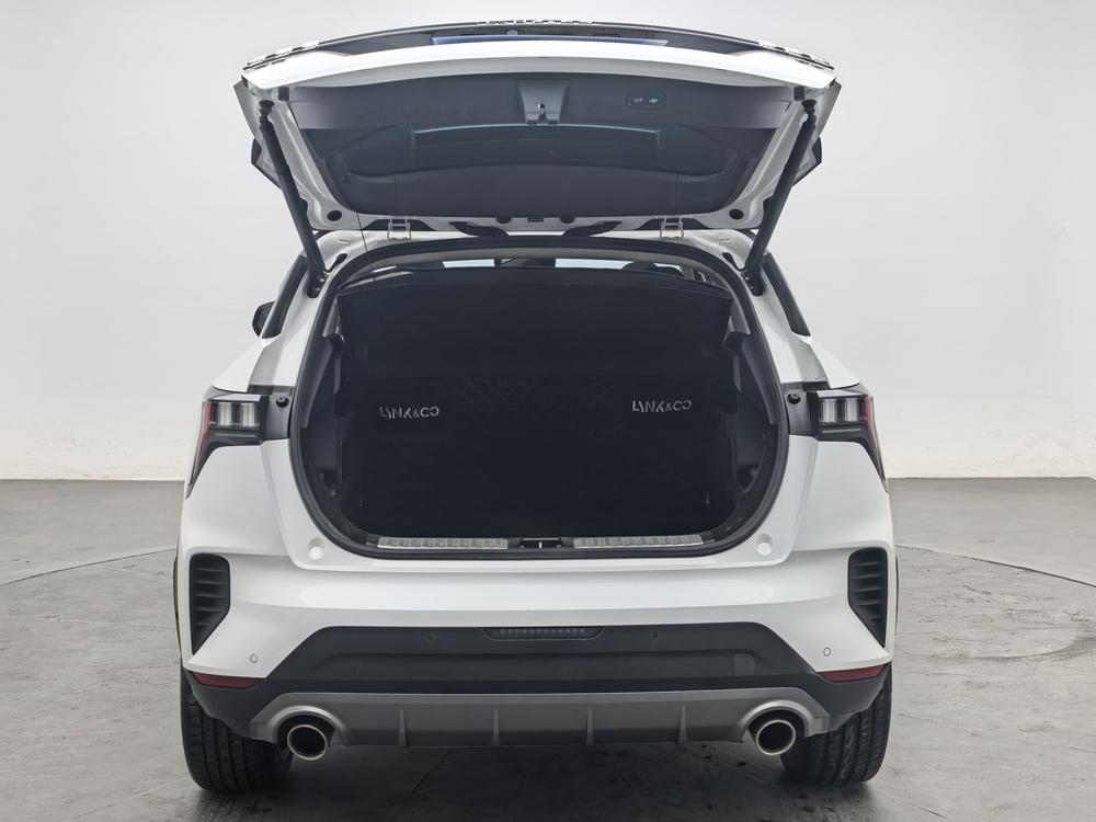 Lynk & Co Lynk & Co 06