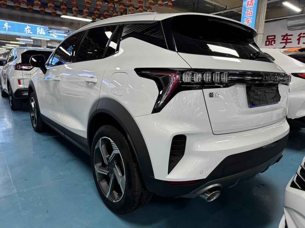 Lynk & Co Lynk & Co 06