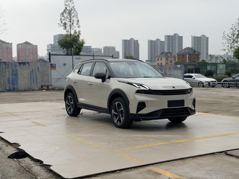 Lynk & Co Lynk & Co 06