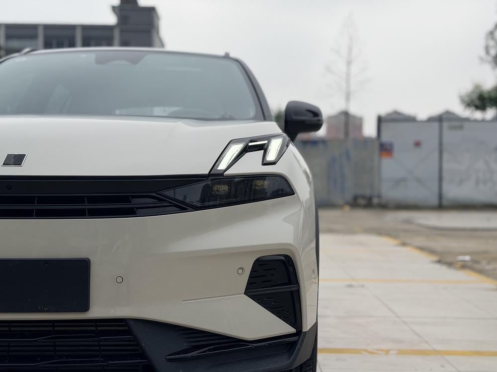 Lynk & Co Lynk & Co 06
