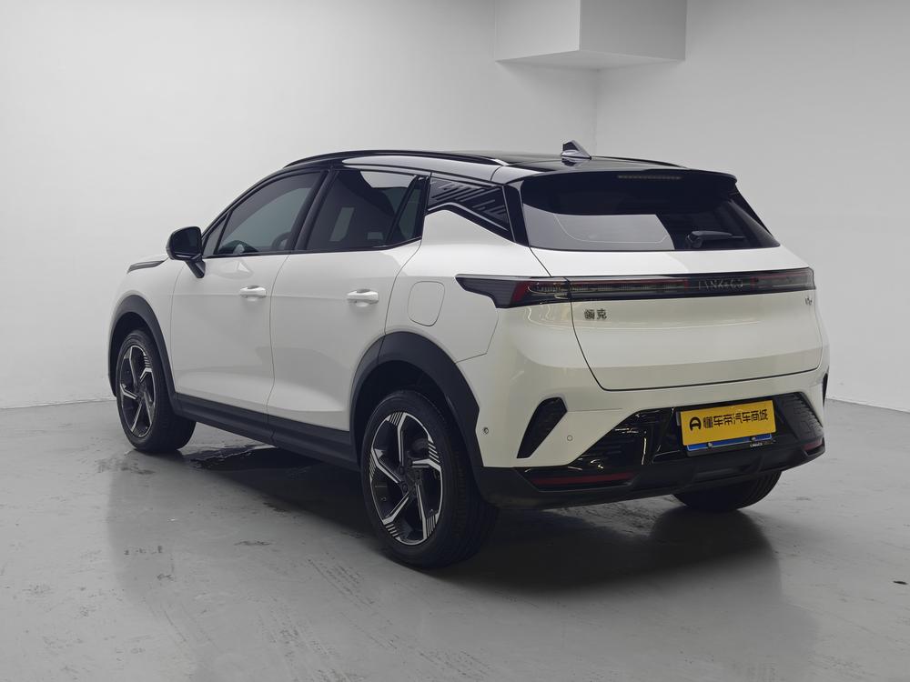 Lynk & Co Lynk & Co 06