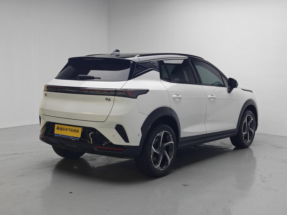 Lynk & Co Lynk & Co 06