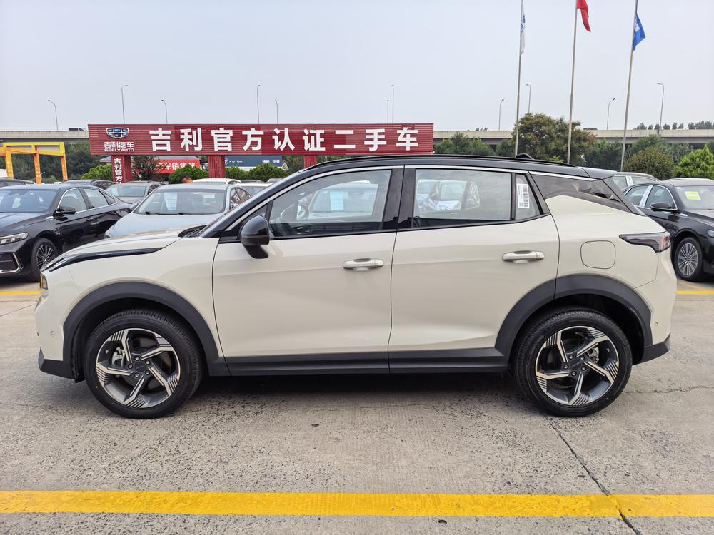 Lynk & Co Lynk & Co 06